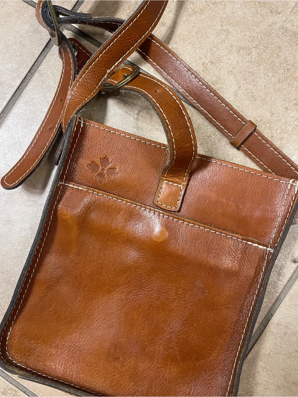 Women's Leather Crossbody Bag in Cognac Brown